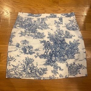 White mini skirt with blue pattern Cider
